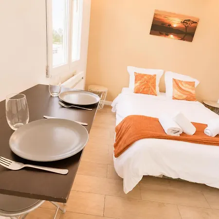 Apartman Road Stop - Paris - Disney- Train Station